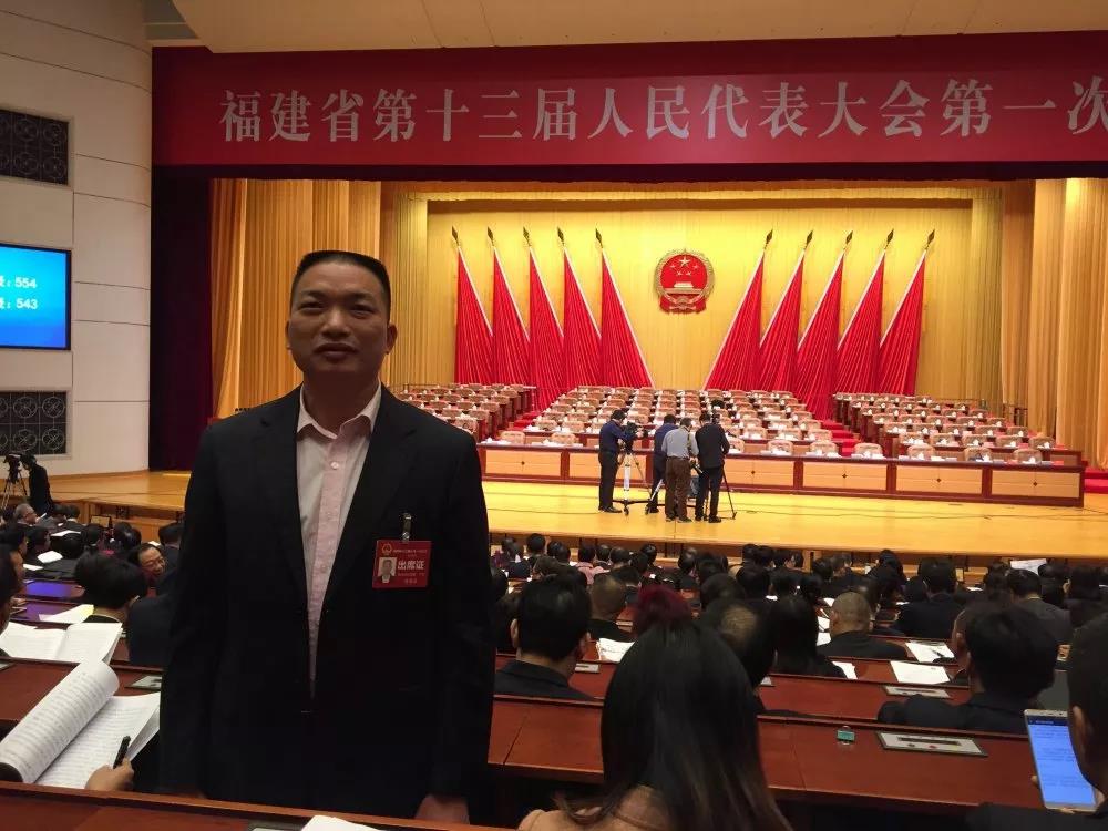 黨員立潮頭，領(lǐng)跑當(dāng)先鋒之十一｜鐘澤龍：扎根現(xiàn)場的質(zhì)量管理者